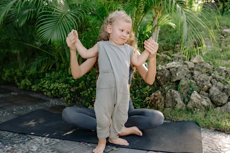 키즈 전용 스마트워치/폰: 위치 추적 정확도 테스트 및 아이들이 좋아하는 기능 (부모 안심 vs 사생활)