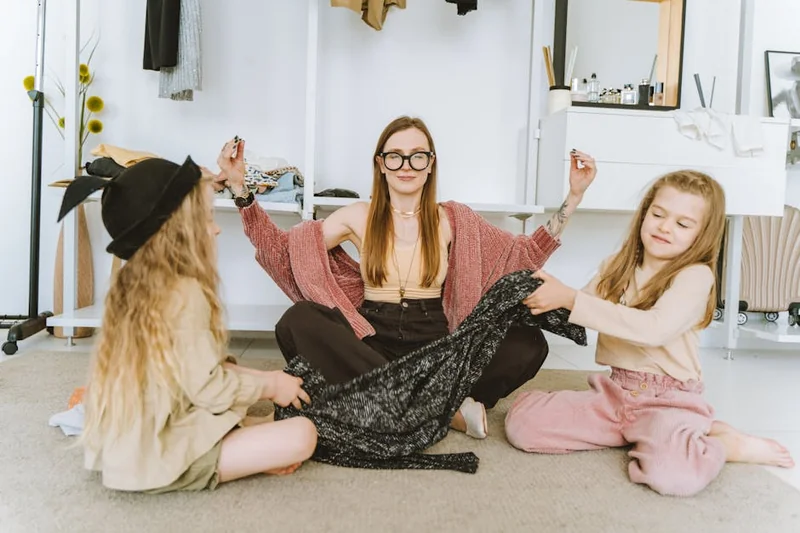 키즈 전용 스마트워치/폰: 위치 추적 정확도 테스트 및 아이들이 좋아하는 기능 (부모 안심 vs 사생활)